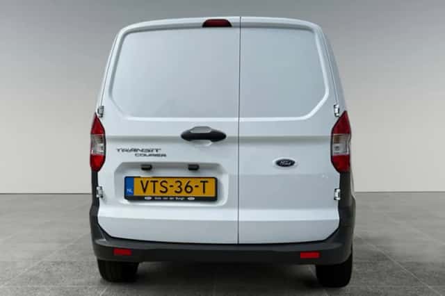 Ford Transit Courier (2023) thumbnail 4
