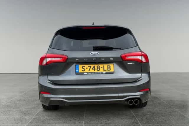 Ford Focus (2021) thumbnail 4