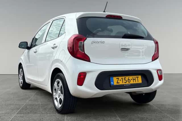 Kia Picanto (2024) thumbnail 3