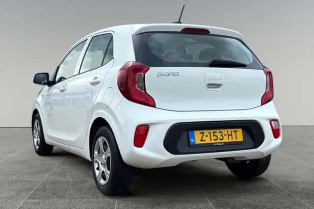 Kia Picanto (2024) thumbnail 3