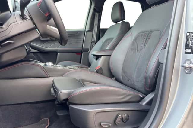 Ford Kuga (2024) thumbnail 3