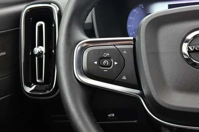 Volvo XC40 (2025) thumbnail 6