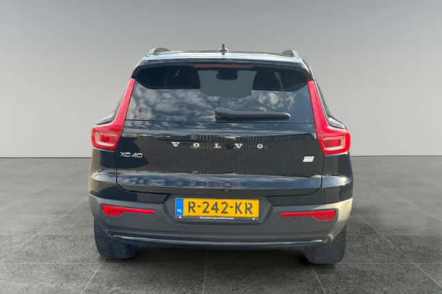 Volvo XC40 (2022) thumbnail 4