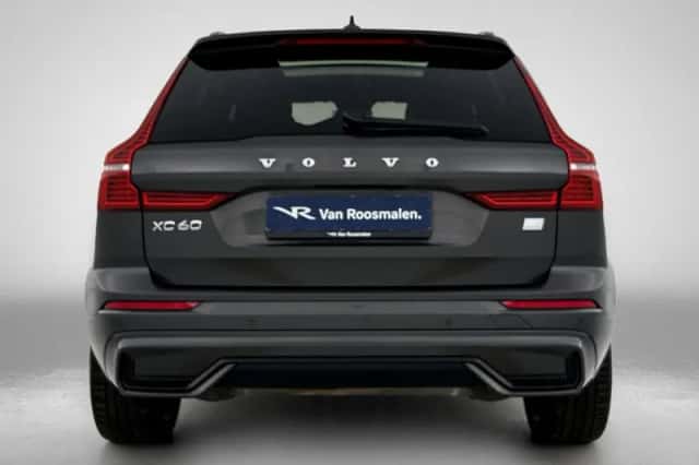 Volvo XC60 (2023) thumbnail 3