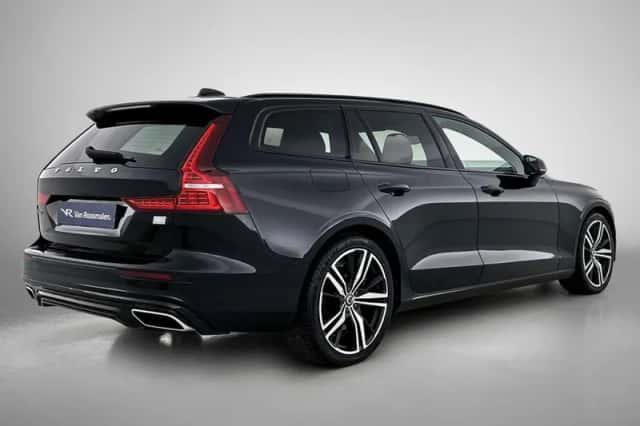 Volvo V60 (2022) thumbnail 4