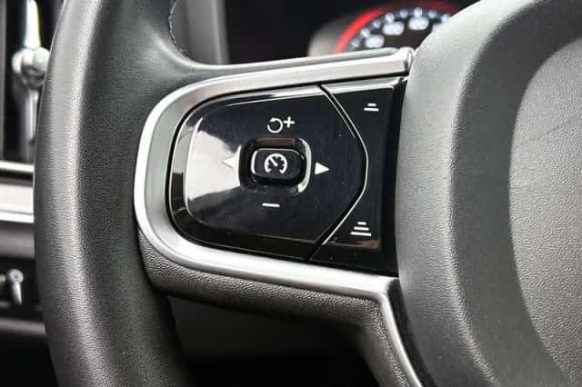 Volvo V60 (2022) thumbnail 6