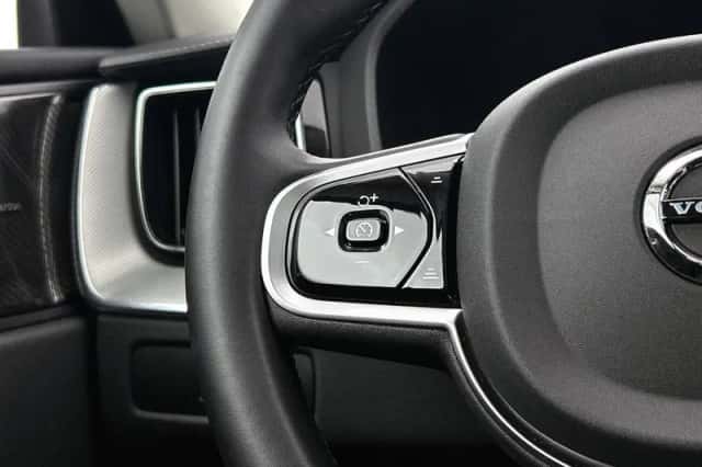 Volvo XC60 (2025) thumbnail 6