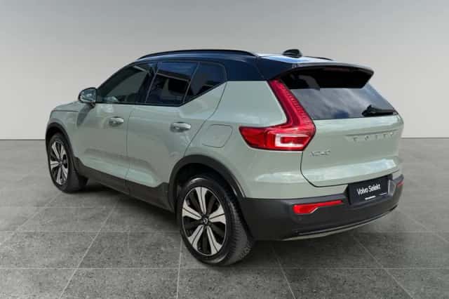 Volvo XC40 (2023) thumbnail 3