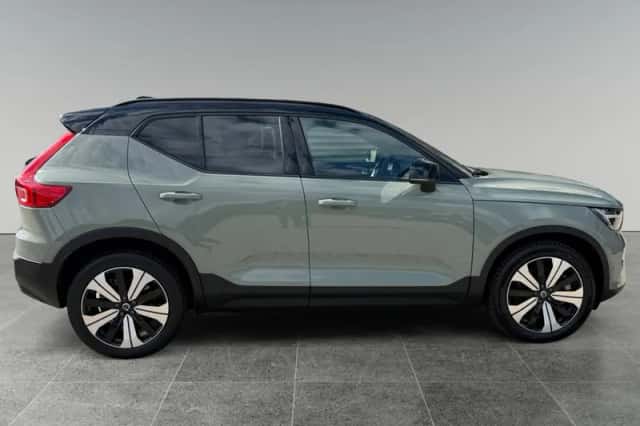 Volvo XC40 (2023) thumbnail 6