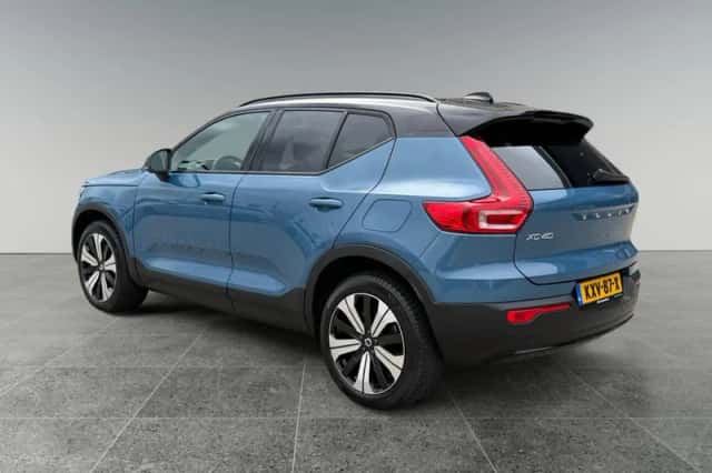 Volvo XC40 (2023) thumbnail 4