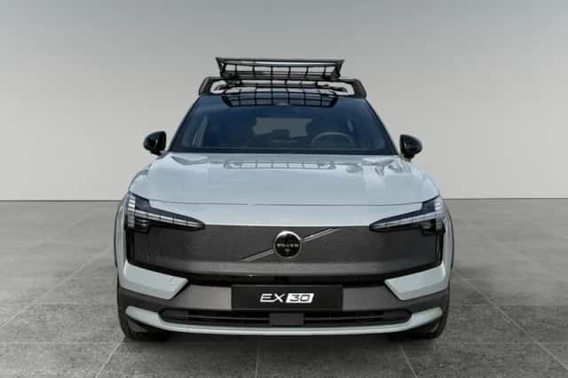 Volvo EX30 Cross Country (2026) thumbnail 5