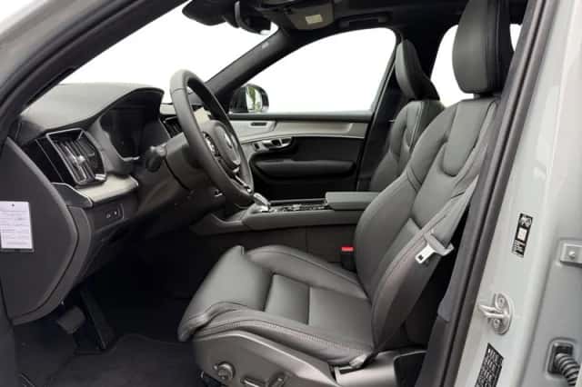 Volvo XC90 (2026) thumbnail 3