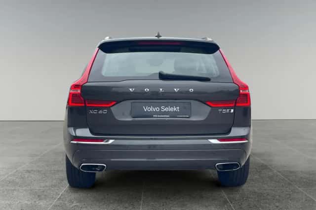 Volvo XC60 (2017) thumbnail 4