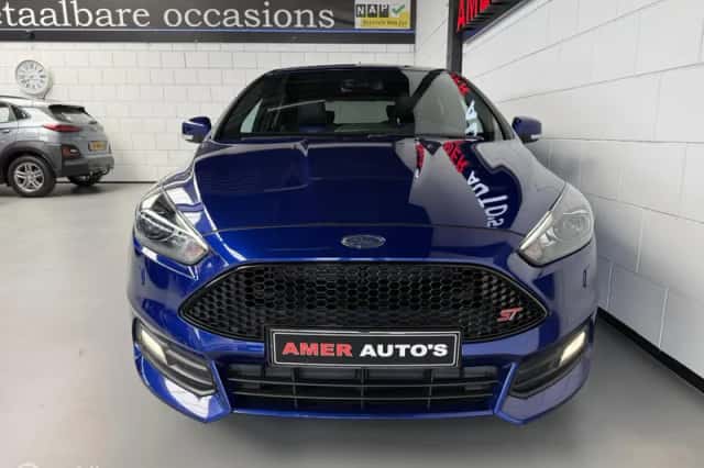 Ford Focus (2018) thumbnail 2