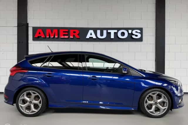 Ford Focus (2018) thumbnail 3