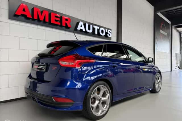 Ford Focus (2018) thumbnail 4