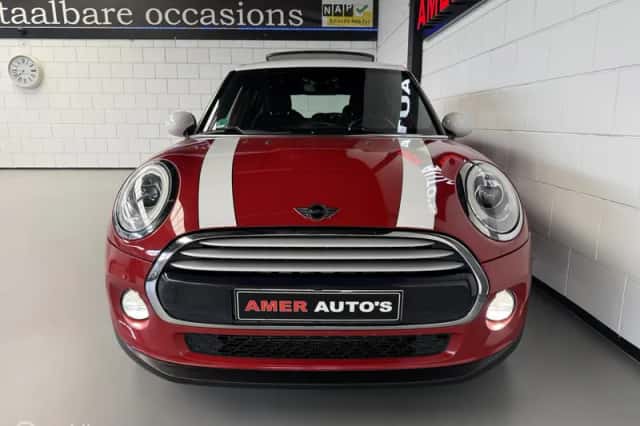 MINI Cooper (2015) thumbnail 2