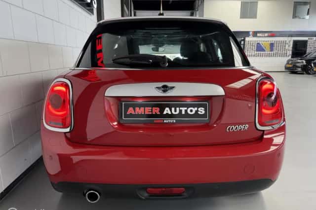 MINI Cooper (2015) thumbnail 5