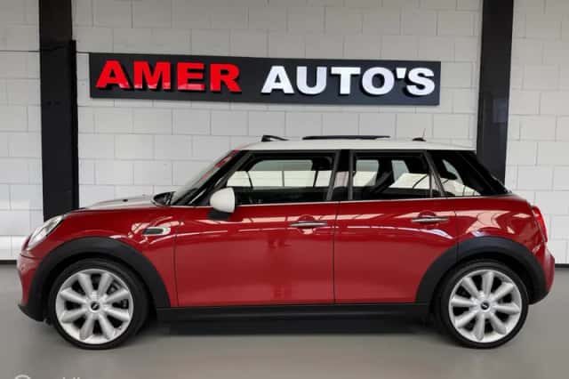 MINI Cooper (2015) thumbnail 6