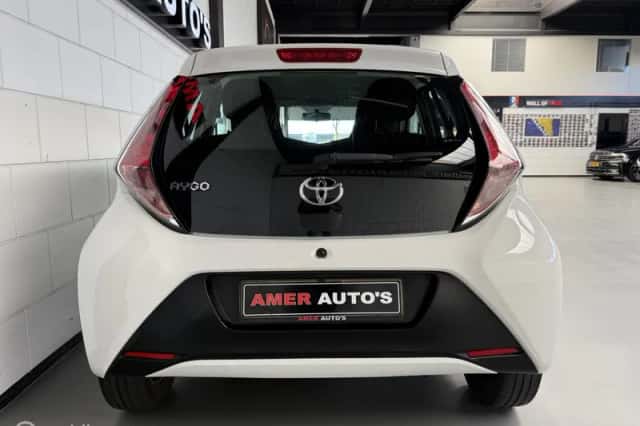 Toyota Aygo (2017) thumbnail 5