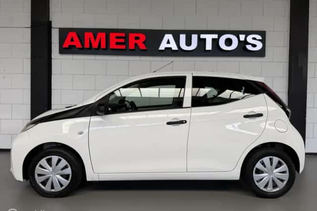Toyota Aygo (2017) thumbnail 6