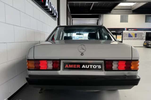 Mercedes-Benz 190-Serie (1983) thumbnail 4