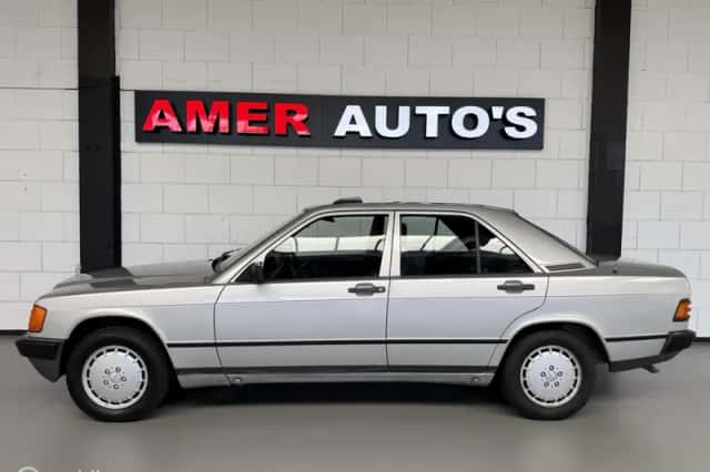 Mercedes-Benz 190-Serie (1983) thumbnail 5
