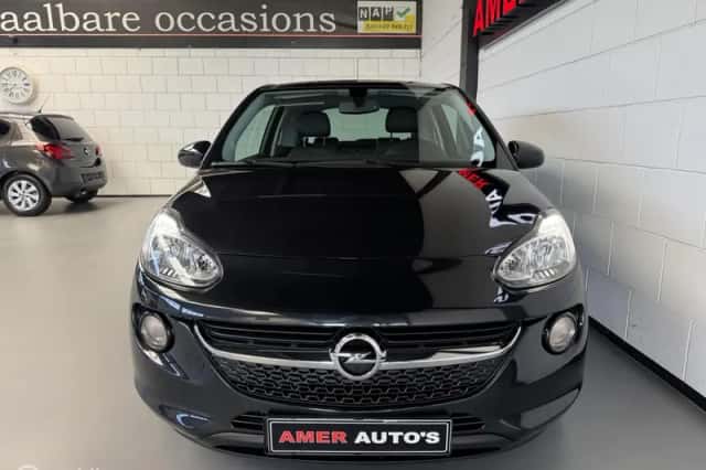 Opel Adam (2015) thumbnail 2