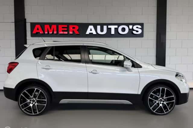 Suzuki SX4 S-Cross (2016) thumbnail 3