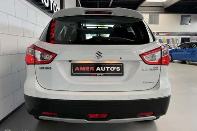 Suzuki SX4 S-Cross (2016) thumbnail 5