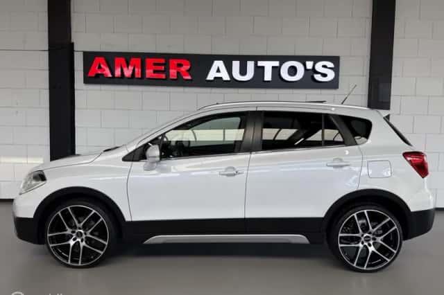 Suzuki SX4 S-Cross (2016) thumbnail 6