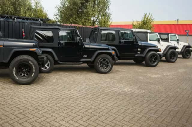Jeep Wrangler (2000) thumbnail 1