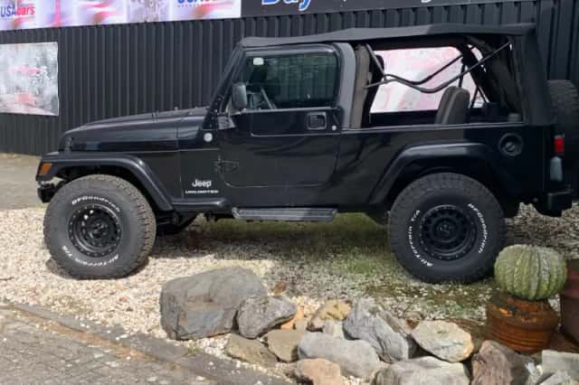 Jeep Wrangler (2000) thumbnail 2