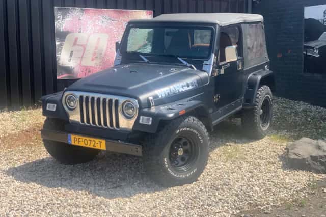 Jeep Wrangler (1997) thumbnail 2