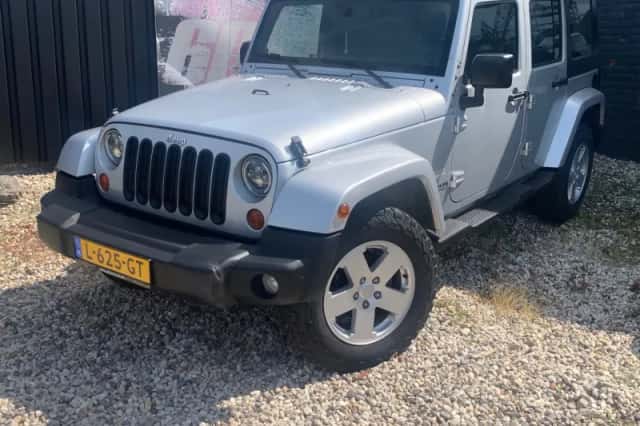 Jeep Wrangler (2007) thumbnail 2
