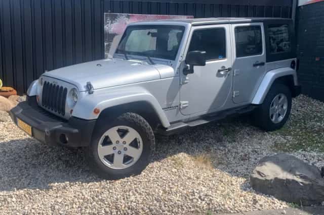 Jeep Wrangler (2007) thumbnail 3