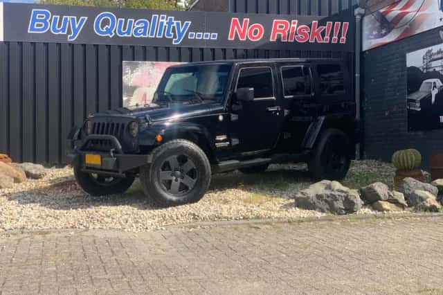 Jeep Wrangler (2007) thumbnail 2