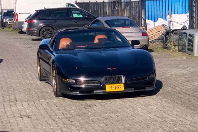Chevrolet Corvette (2001) thumbnail 5