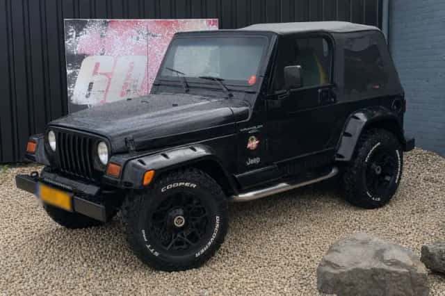 Jeep Wrangler (1997) thumbnail 3