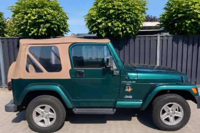 Jeep Wrangler (2000) thumbnail 2