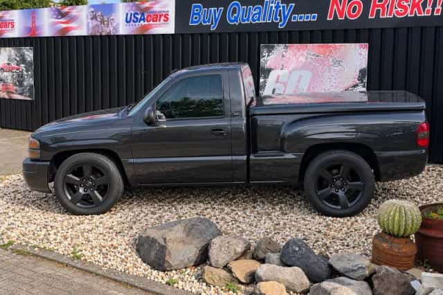 Chevrolet Tahoe (2003) thumbnail 4