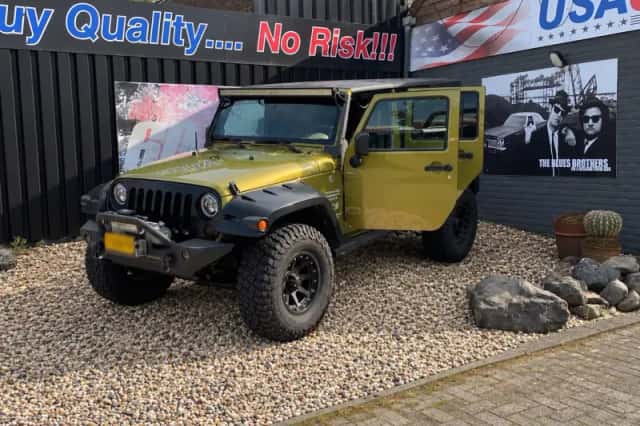 Jeep Wrangler (2007) thumbnail 2