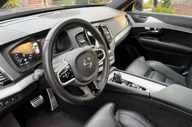 Volvo XC90 (2021) thumbnail 3