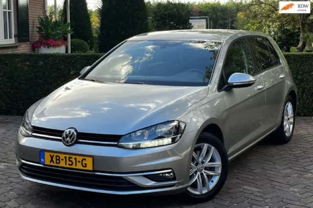 Volkswagen Golf (2018) thumbnail 1