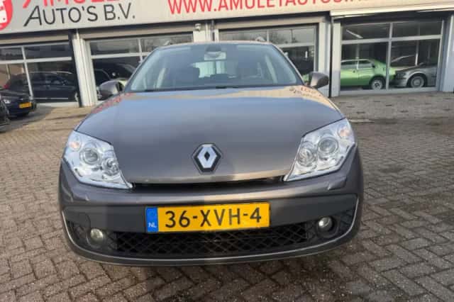 Renault Laguna (2010) thumbnail 5