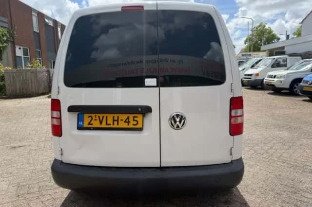 Volkswagen Caddy (2011) thumbnail 3