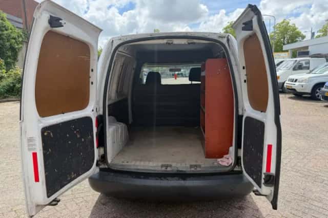 Volkswagen Caddy (2011) thumbnail 4