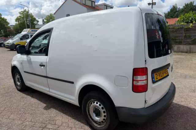 Volkswagen Caddy (2011) thumbnail 5
