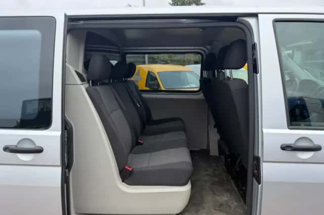 Volkswagen Transporter (2018) thumbnail 5