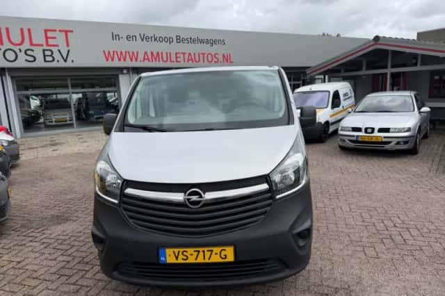 Opel Vivaro (2015) thumbnail 3